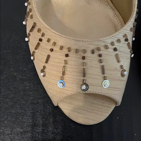 Vintage Michelle D Tan Heels with Open-Toe Design and Decorative Chains - Picture 2 of 6